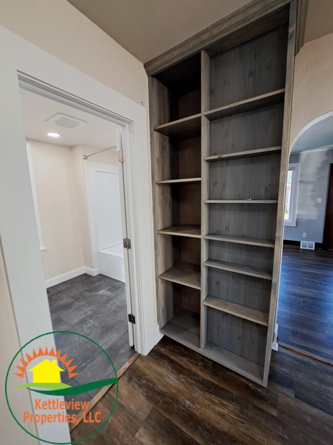 Dining Room-Built In - 1523 Martin Ave