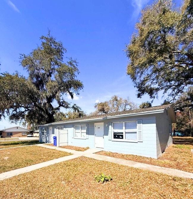 Building Photo - 2nd St