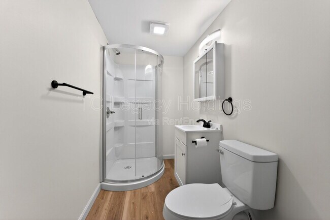 Building Photo - 192 Fairmor Dr