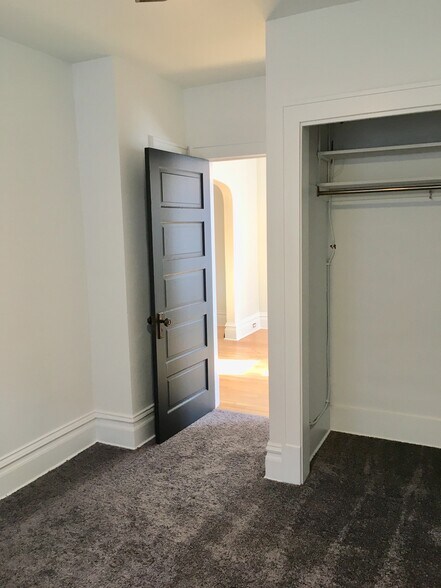 larger BR - 1711 3rd Ave N