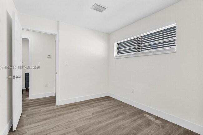 Building Photo - 1730 Acapulco Dr