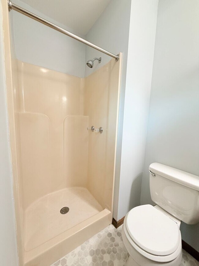 Building Photo - 1039 Rolling Hill Rd