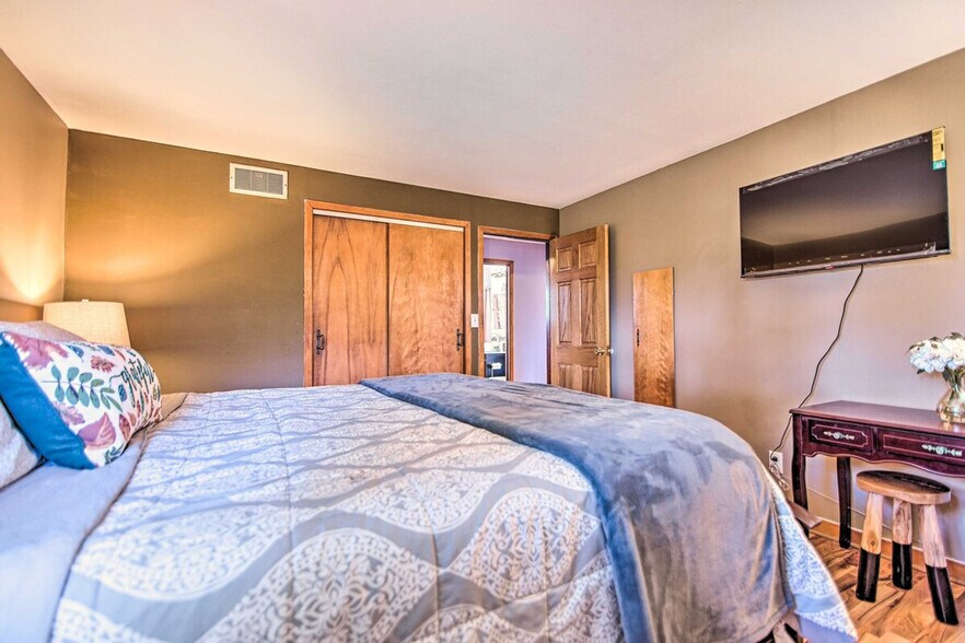 Building Photo - 1003 N Rd