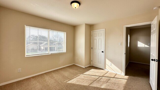 Building Photo - This is no joke1 $1,145 per month.