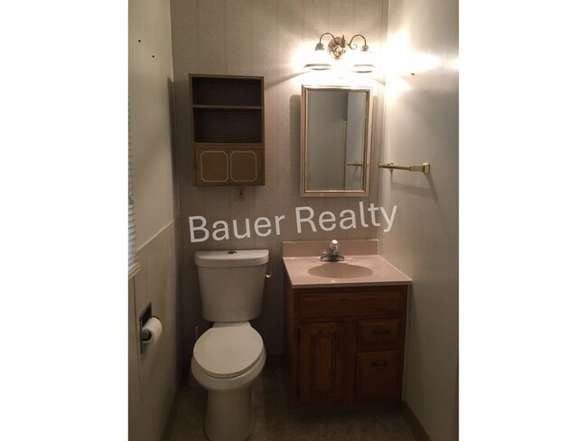 Building Photo - Three Bedroom, Southside Ashland