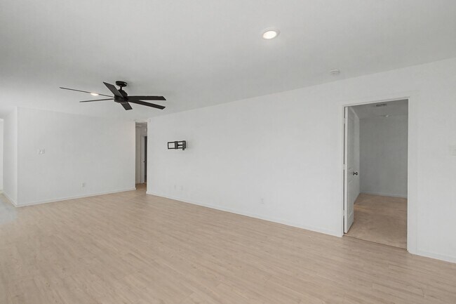 Building Photo - 6732 Bramblewood Dr