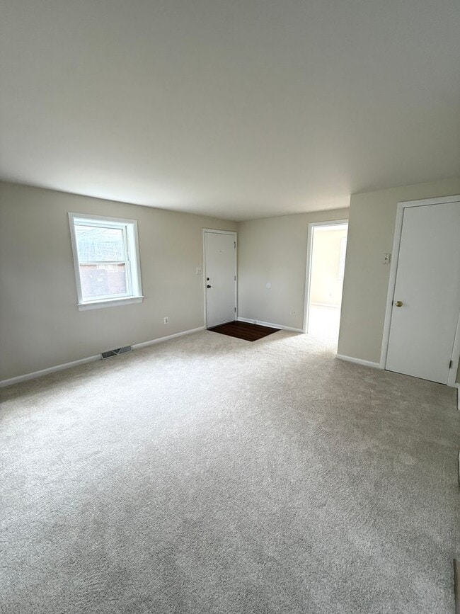 Building Photo - Refreshed One Bedroom in the City