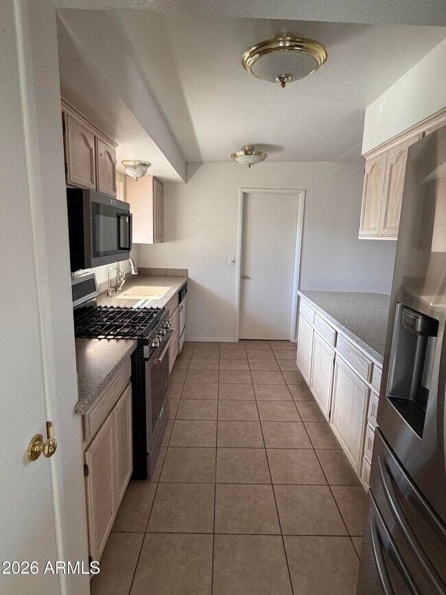 Building Photo - 1475 Via Viento