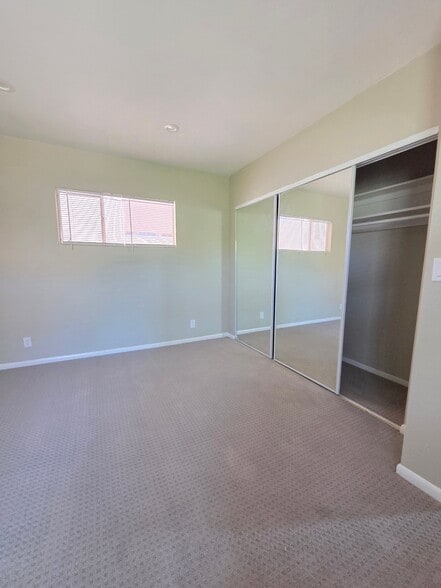 Building Photo - 17620 Burbank Blvd