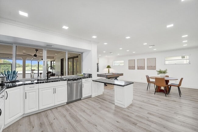 Building Photo - 3630 N 55th Ave