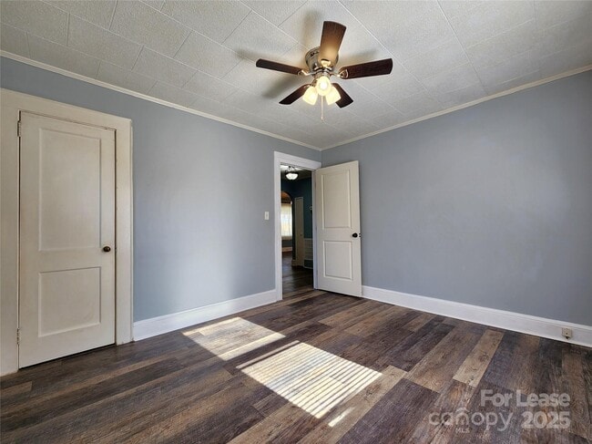 Building Photo - 843 Pebble Ave SW