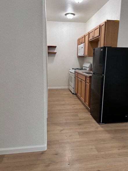 Kitchen/Cocina - 819 Gloria Dr