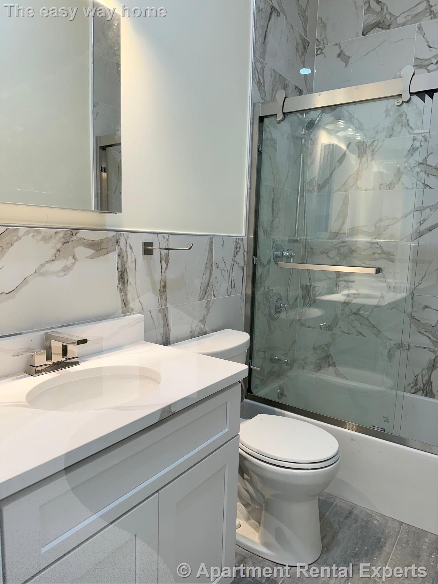 Building Photo - 32 Putnam Ave