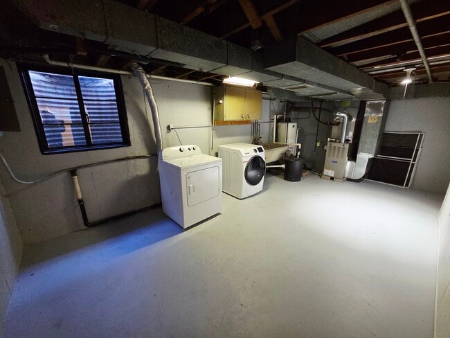 Building Photo - 828 Lavergne Ave