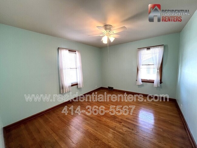 Building Photo - 515 N 65th St