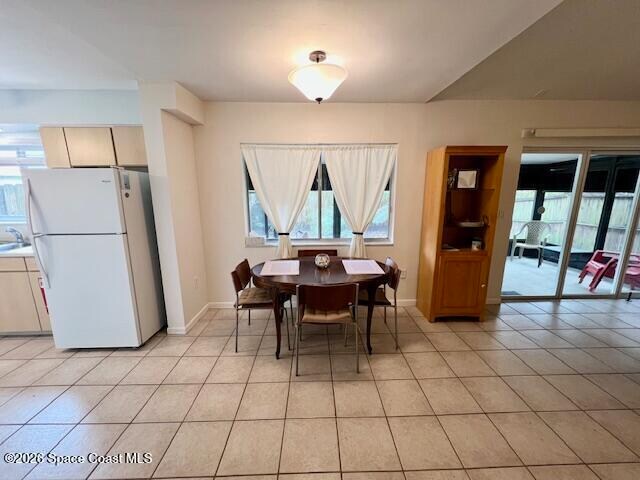 Building Photo - 4 Colonial Dr