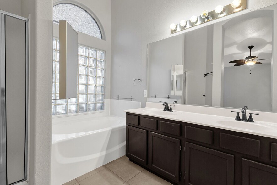 Building Photo - 17424 N 2nd Ave