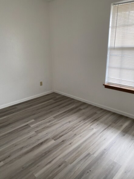 Building Photo - 1 Memory Ln