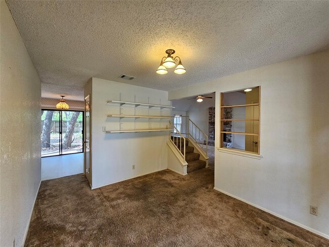 Building Photo - 13102 Briar Hollow Dr