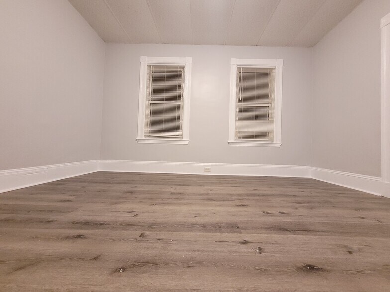 Building Photo - 72 Myrtle St