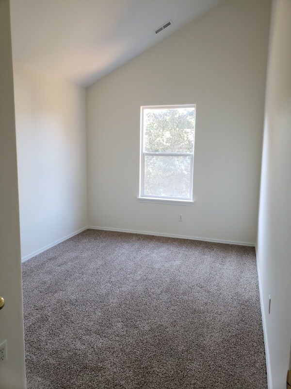Building Photo - 18579 SW Takena Ct