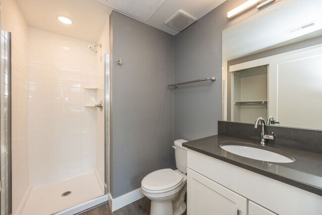 Building Photo - 745 N Washington Ave