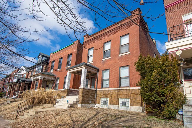 Building Photo - 3439 Utah St