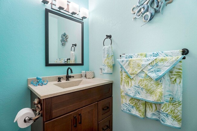 Building Photo - 2 Bedroom 2 Bathroom Fully Furnished Condo