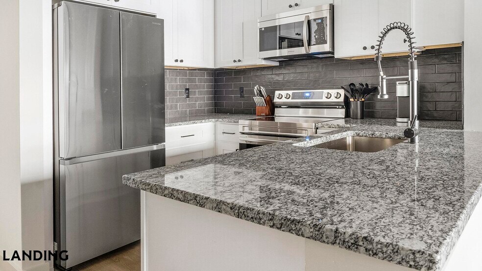 Building Photo - 49 Boulevard SE