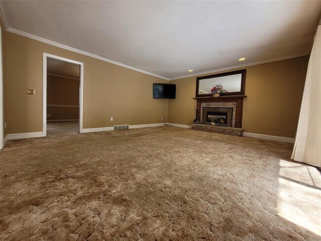 Building Photo - 45 Kenilworth Rd