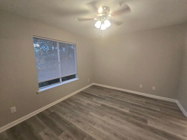 Building Photo - 3375 Galleria Dr