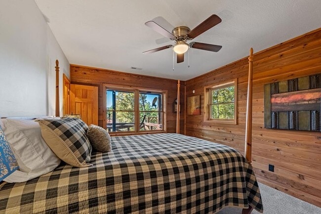 Building Photo - 212 Dogpatch Ln