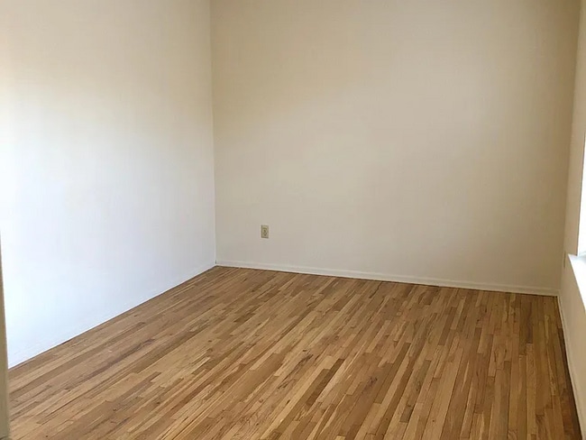 Building Photo - 550 Central Ave