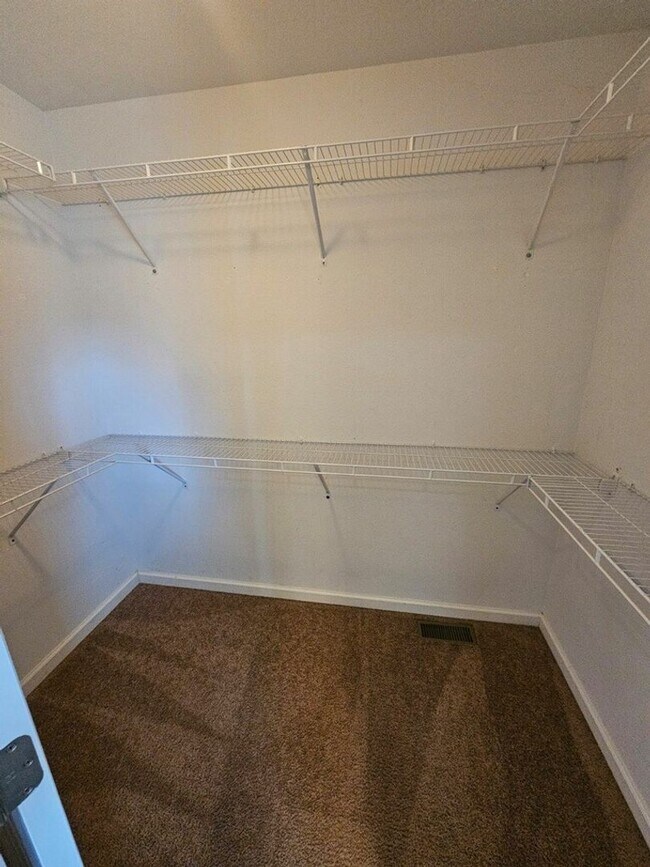 Building Photo - Spacious 3-Bedroom Home in Crossville with 2-Car Garage, Fenced Yard & Porches