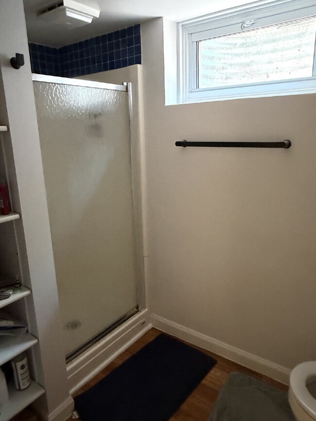 Building Photo - Amazing 4-Bedroom Retreat with 2 Full Baths and 2400 Sq Ft of Space in Minneapolis.