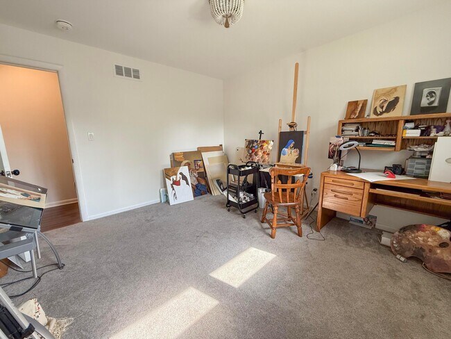 Building Photo - 3084 Sawyer Dr