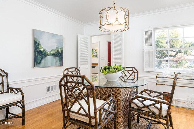 Building Photo - 2065 San Marino Ave