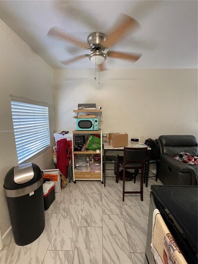 Building Photo - 11890 NE 16th Ave