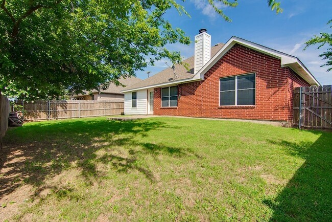 Building Photo - 1133 Hillwood Dr