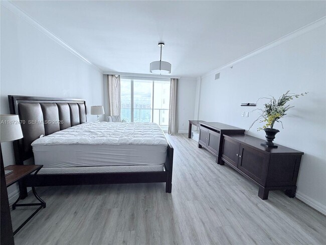 Building Photo - 3201 NE 183rd St