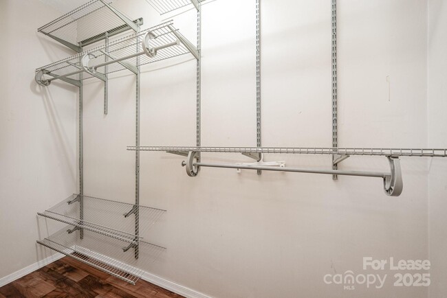 Building Photo - 6118 S Rocky River Rd