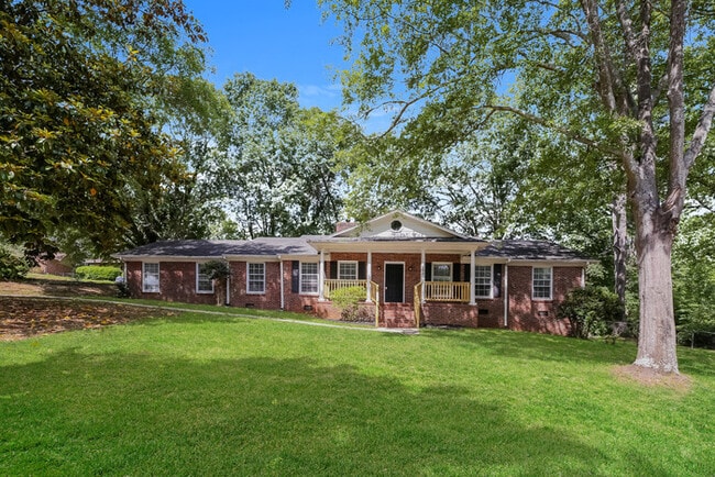 Building Photo - 140 Oak Park Dr