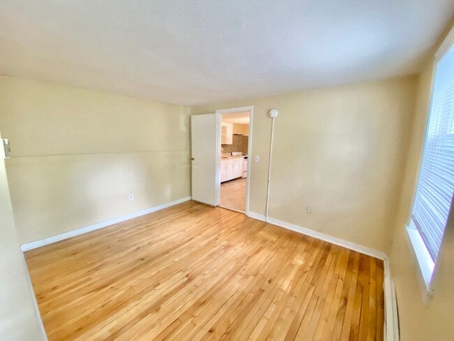 Building Photo - 38 Sherman St