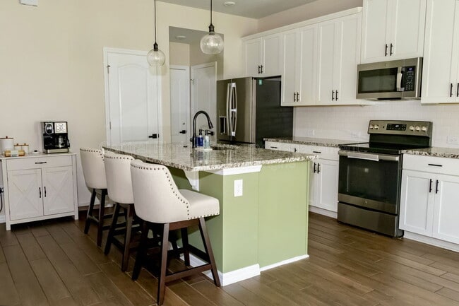 Building Photo - 4288 Hibiscus Bloom Dr