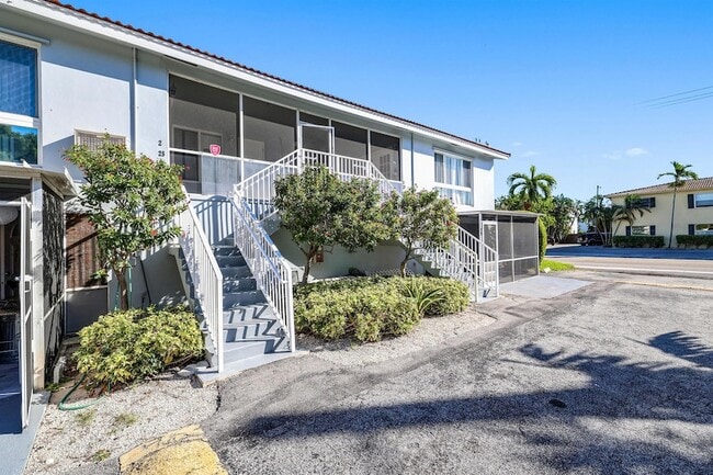 Building Photo - 431 W Camino Real