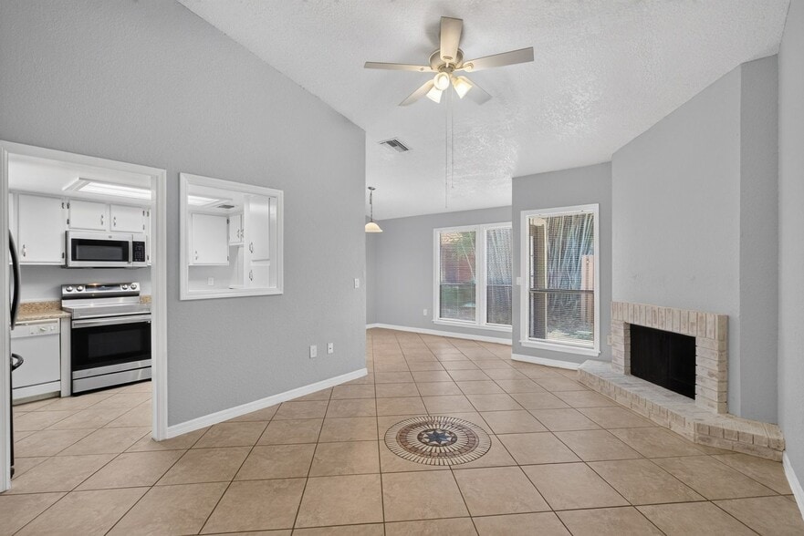 Building Photo - 659 Montego Bay Ct