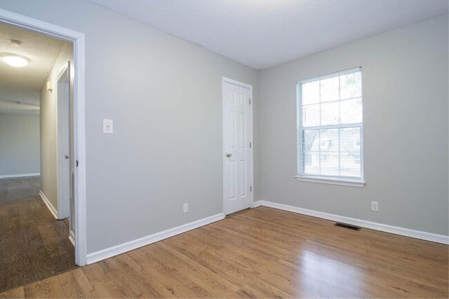 Building Photo - 632 Artic Ave