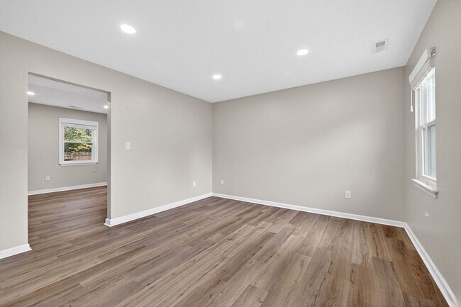 Building Photo - Virginia Beach Gem – 3 Bed, 2.5 Bath with Fenced Yard & Modern Upgrades