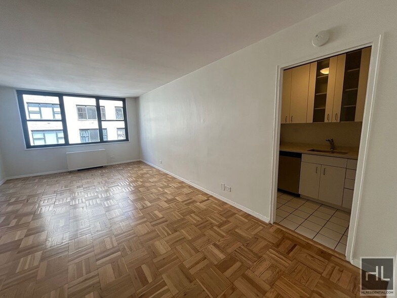Building Photo - EAST 49 STREET