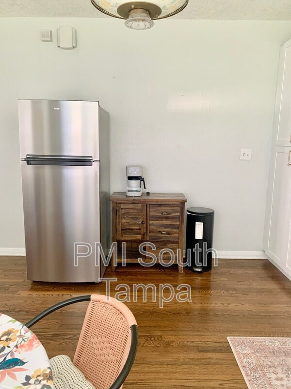 Building Photo - 701 S 26th St